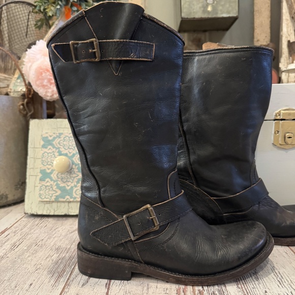 FREEBIRD CROSBY BOOTS | BLK DISTRESSED LEATHER | MOTO FESTIVAL | Free People | 9 - Picture 3 of 15